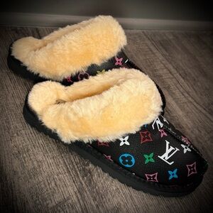 Women's Black and Cream Designer Slippers